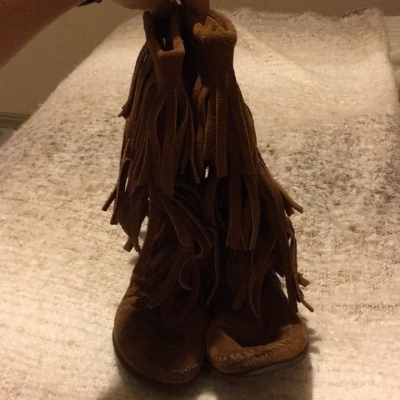 Native boots - Picture 2 of 2